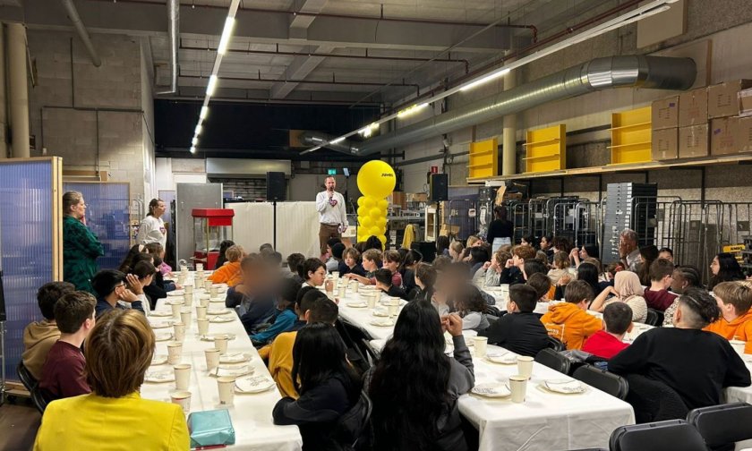 basisschool kinderen vieren iftar oftewel suikerfeest